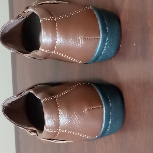 Collection by Clarks Brown Faux Leather Shoes w Design Buckle Size 8 - Picture 6 of 10